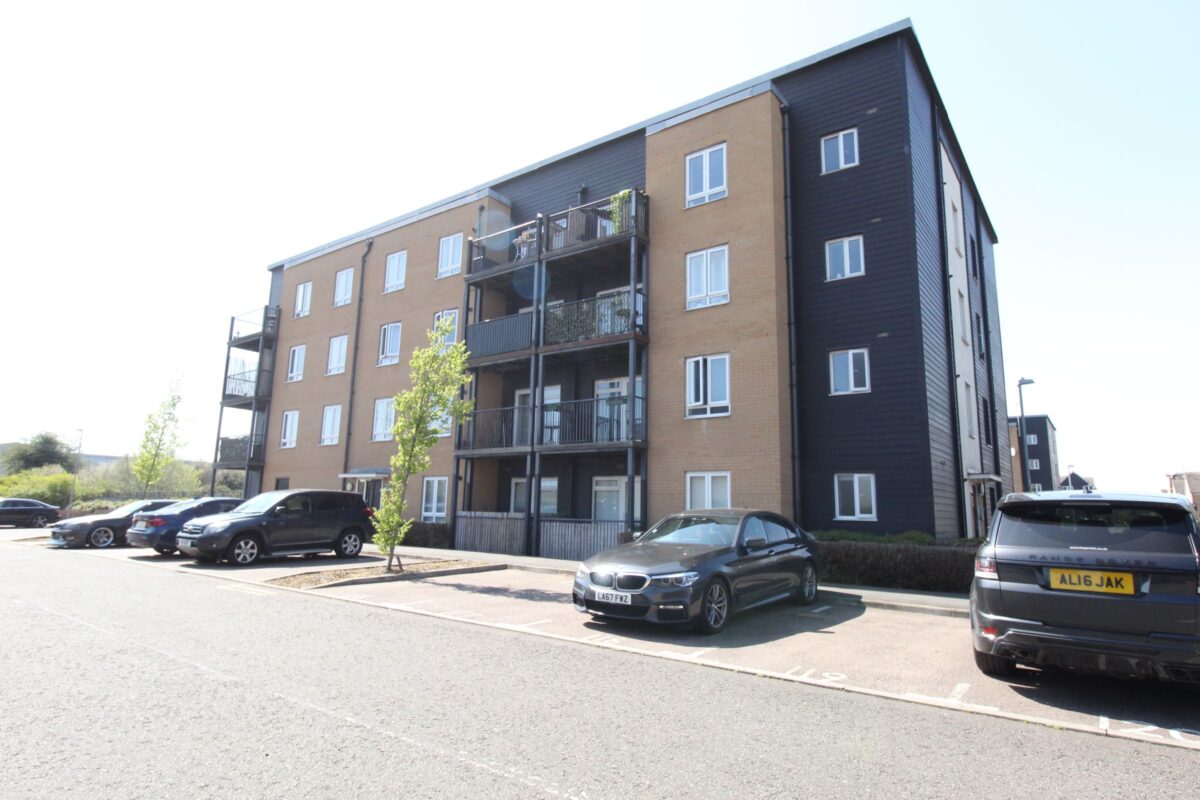 Flat , Oak Tree House, Schoolfield Road, Grays