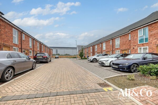 Killarney Crescent, Grays