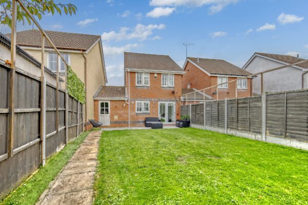 Hastings Close, Grays RM17 5FE