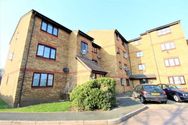 Flat , Russet House, Falcon Avenue, Grays