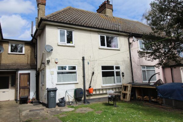 Garage Villas, High Street, Aveley, South Ockendon