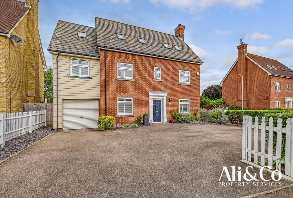 Guardian Avenue, North Stifford