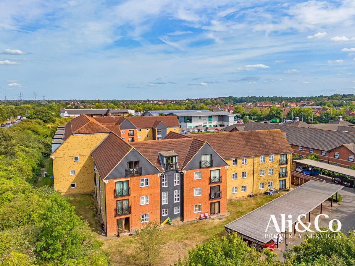 Flat , Trelawney Place, Chafford Hundred, Grays