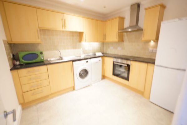 Flat , Byron Court, - South Street, Romford