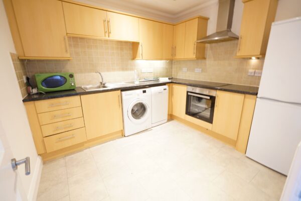 Flat , Byron Court, - South Street, Romford