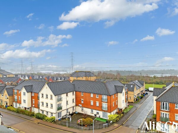 Rawlyn Close, Grays