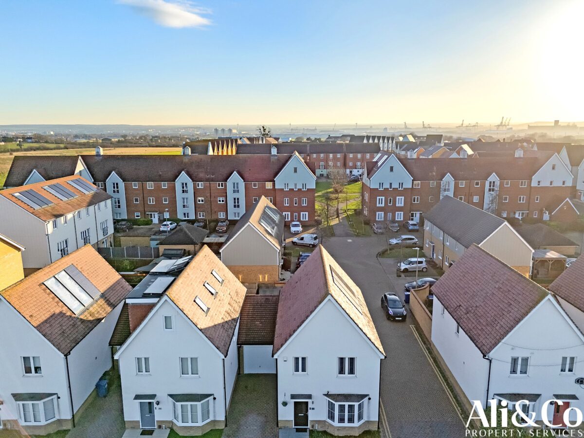 Woodside Close, Grays