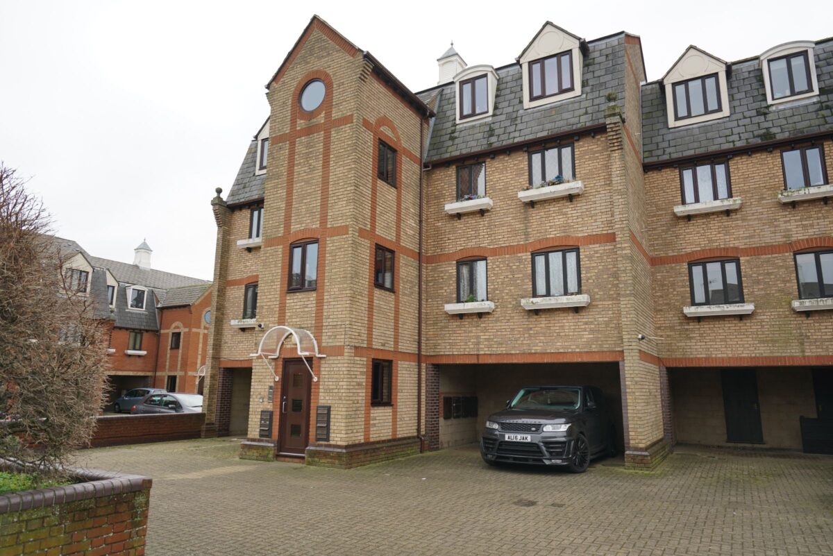 Brick Court, Jetty Walk, Grays