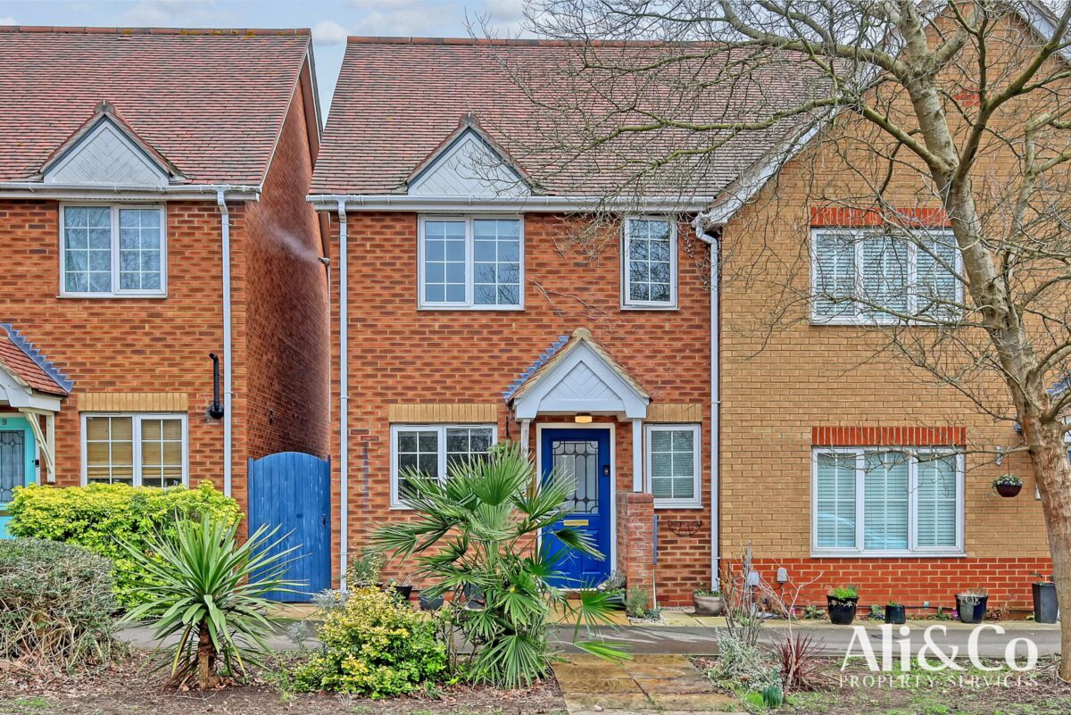 Lancaster Road, Chafford Hundred, Grays