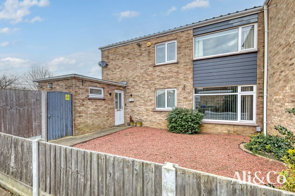 Oxwich Close, Corringham, Stanford-le-Hope